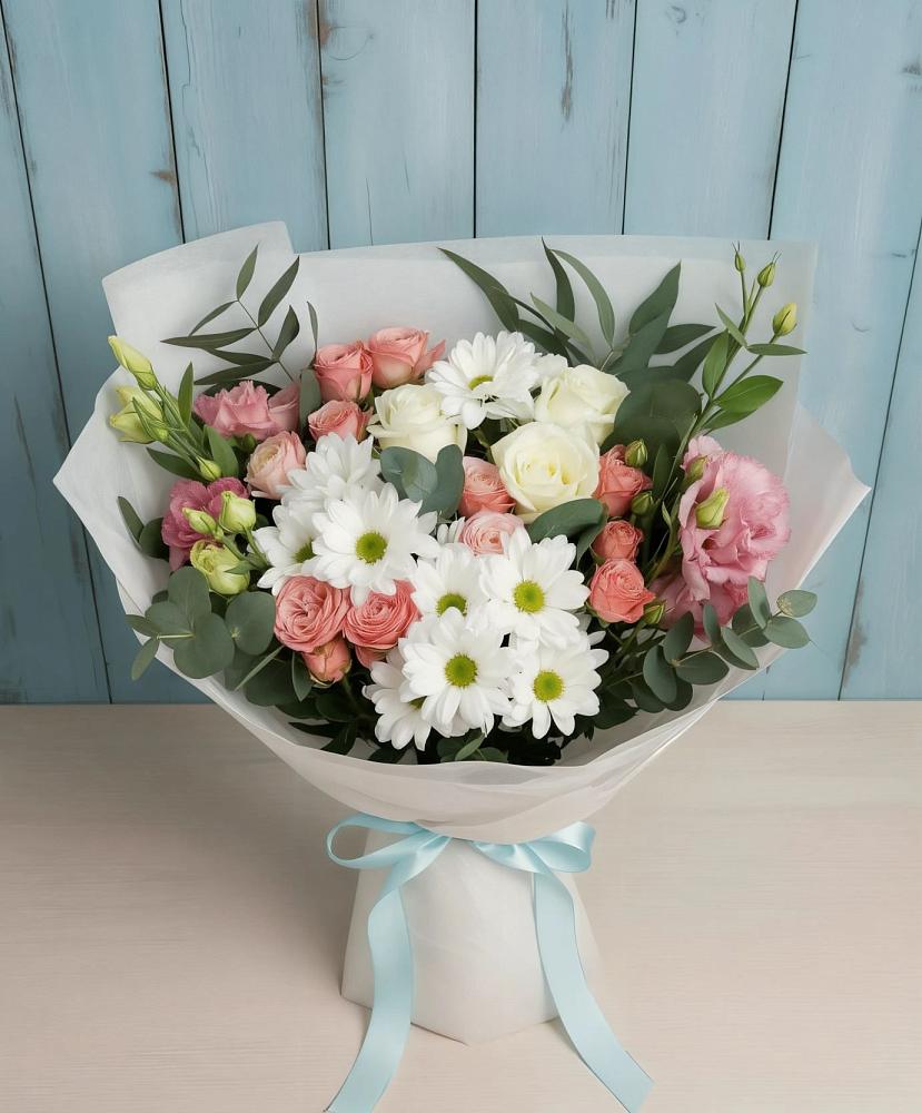 Букет цветов из: Розы, Лизиантусы и Хризантемы в Одоев