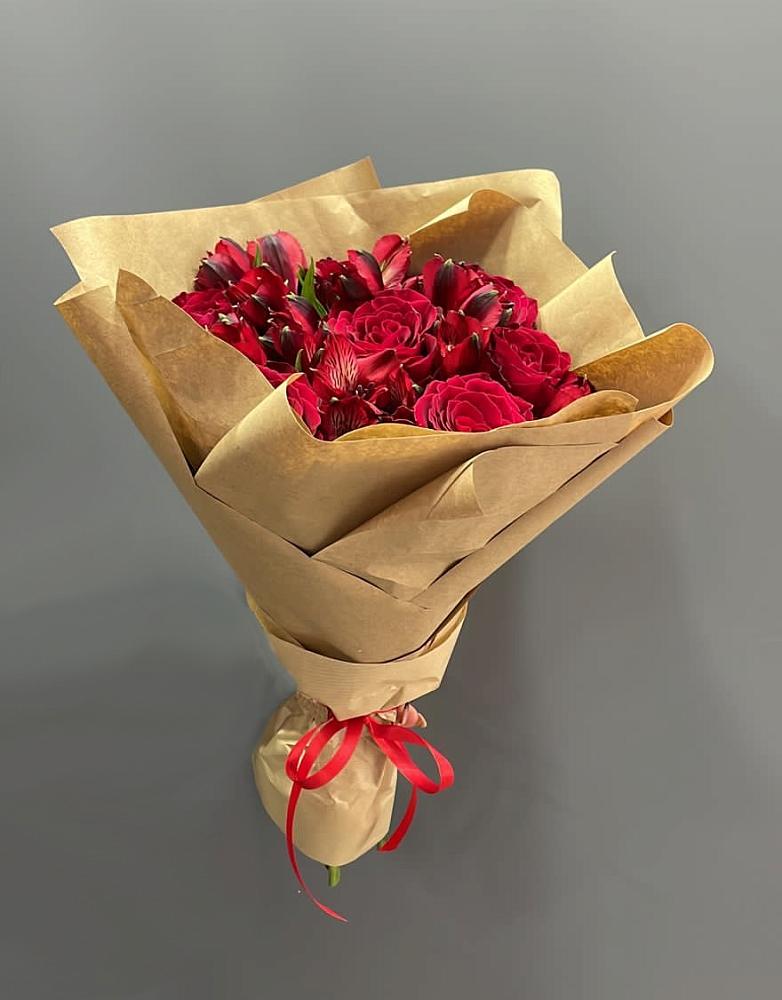 Букет цветов из: Альстромерии и Розы в Одоев