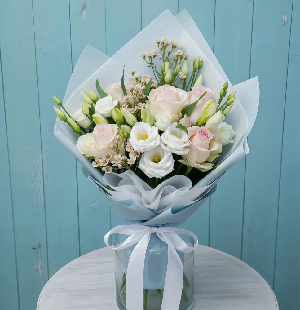 Букет цветов из: Розы и Лизиантусы в Одоев