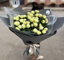 Букет Белые кустовые розы Солинеро в Одоев