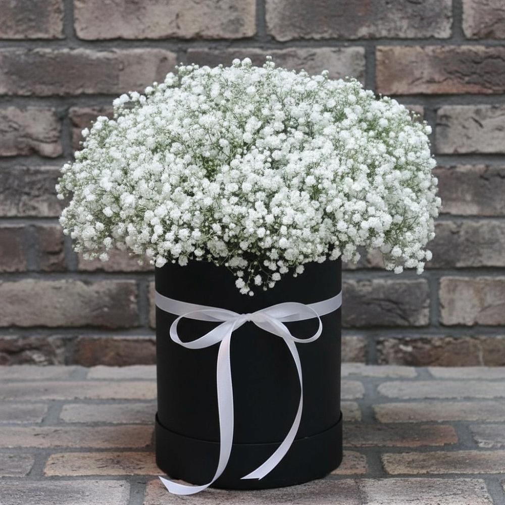 Цветочная композиция из Гипсофила в шляпной коробке в Одоев