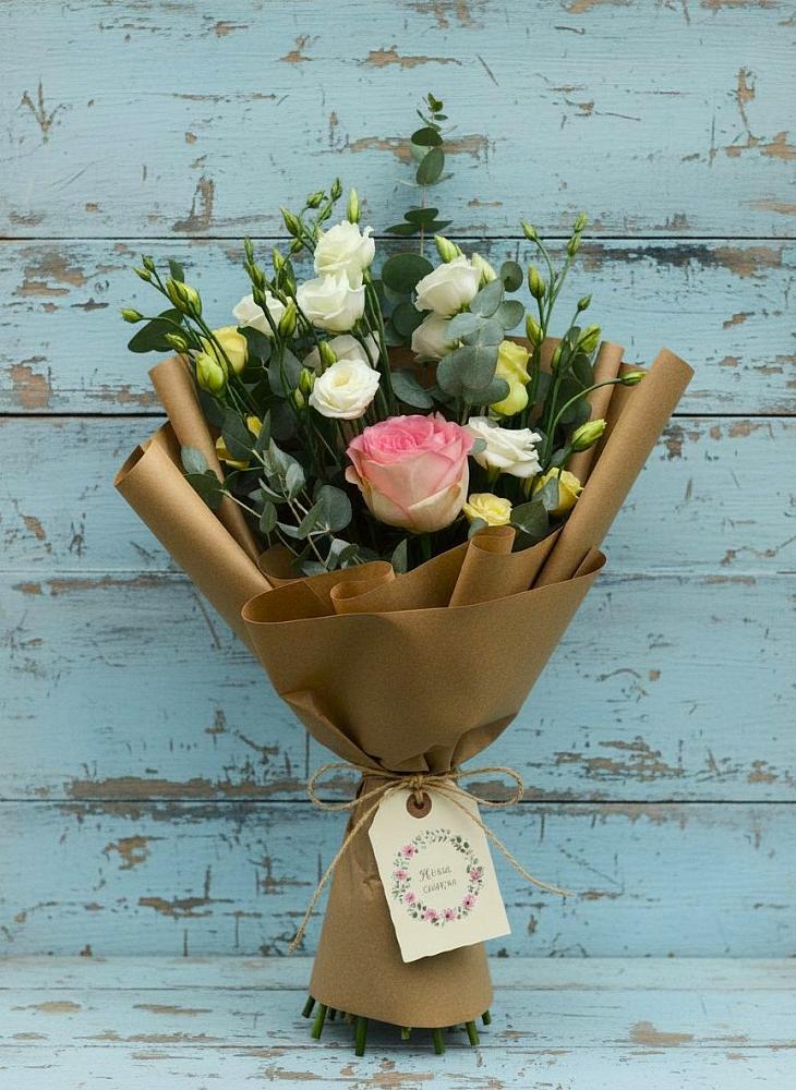 Букет цветов из: Розы и Лизиантусы в Одоев