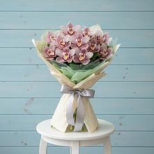 Букет цветов из:  Орхидеи и Розы в Одоев