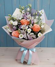 Букет цветов из:  Лизиантусы, Розы, Альстромерии и Гипсофила в Одоев