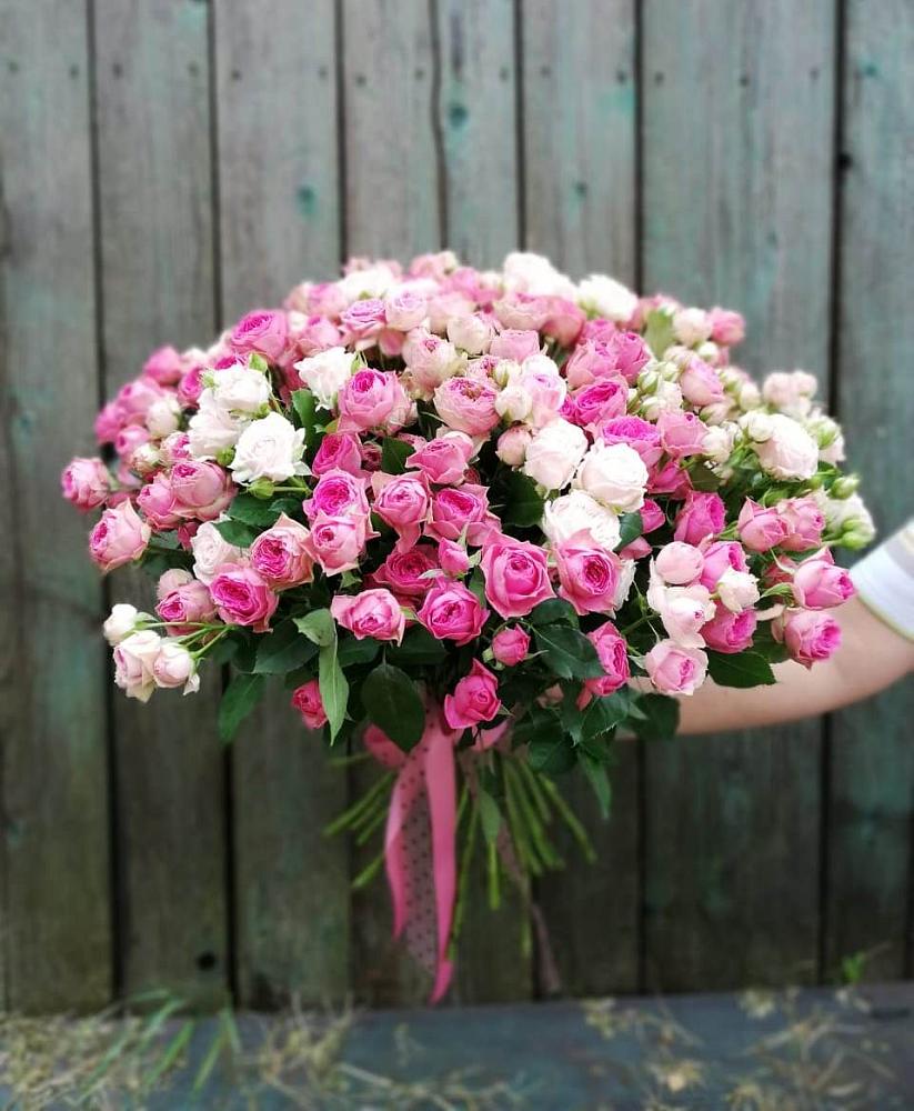 Букет Розовые кустовые розы Натали и Лав Лидия в Одоев