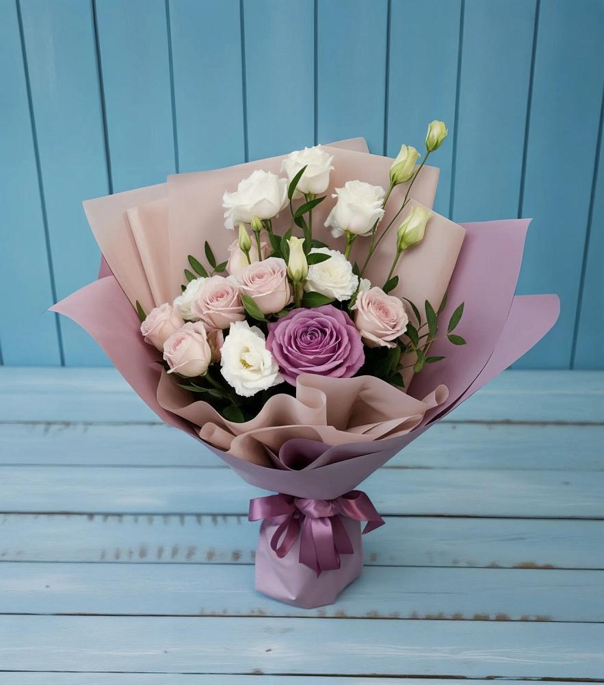 Букет цветов из: Розы и Лизиантусы в Одоев